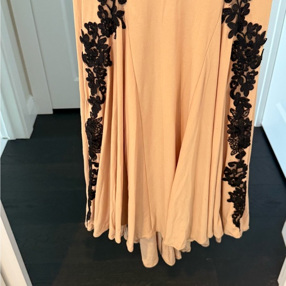Jovani Tan and Cream Plunge Neck Prom Gown - Picture 4 of 10
